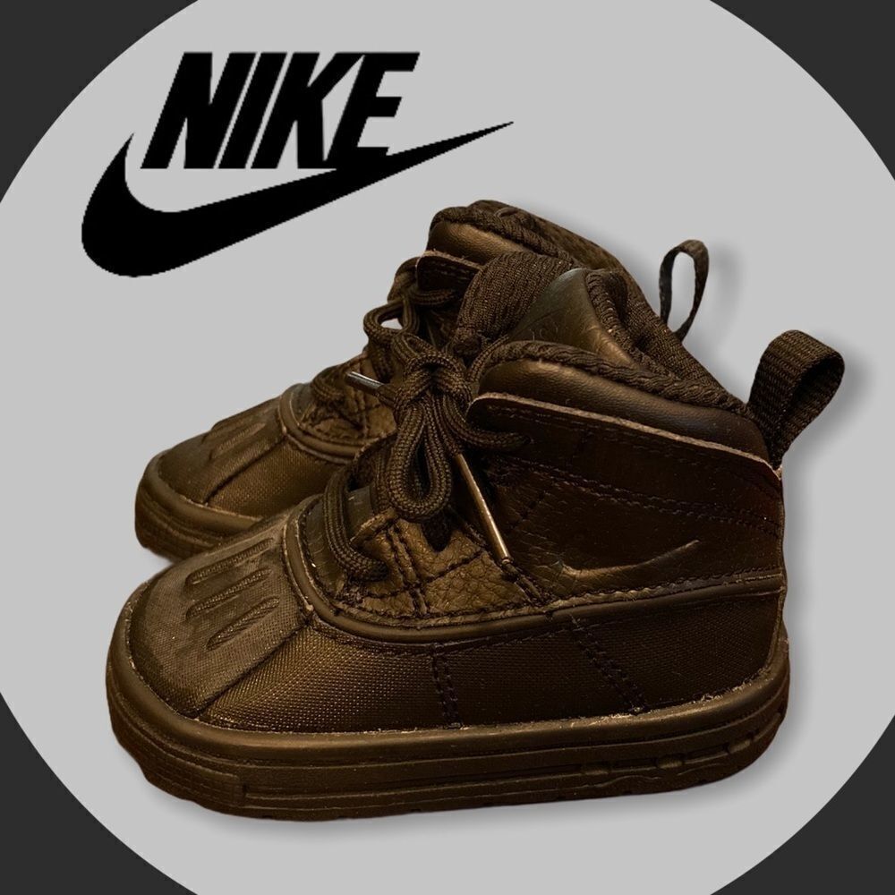 Nike Woodside 2 Hi-Top Black Sneakers 4 4C